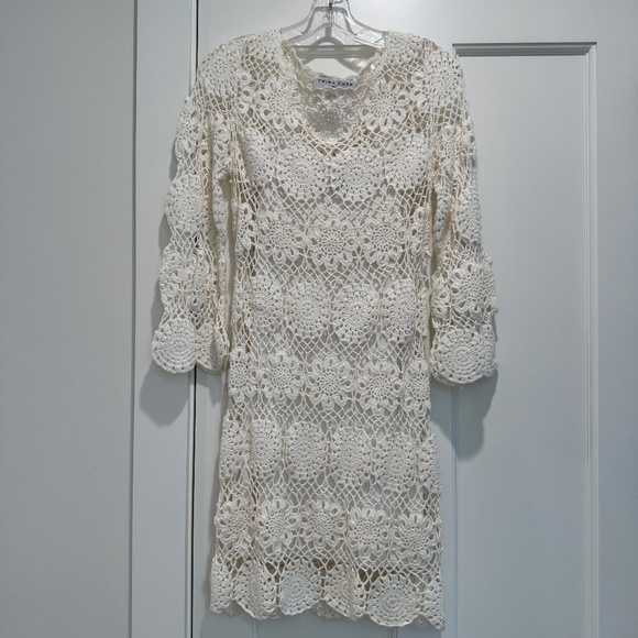 TRINA TURK WHITE CROCHET DRESS - Picture 1 of 7